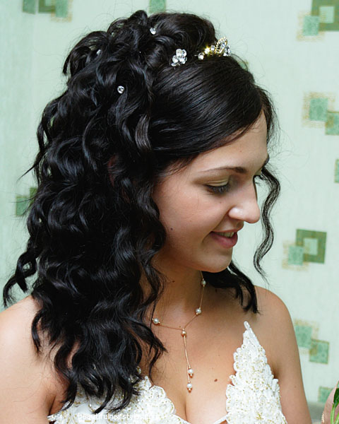 pin up wedding hair. hair back and pin it up to