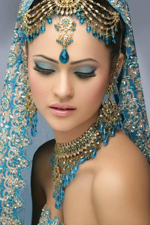 Indian Bridal With Makeup and Heavy Jewelry forms a very important part of